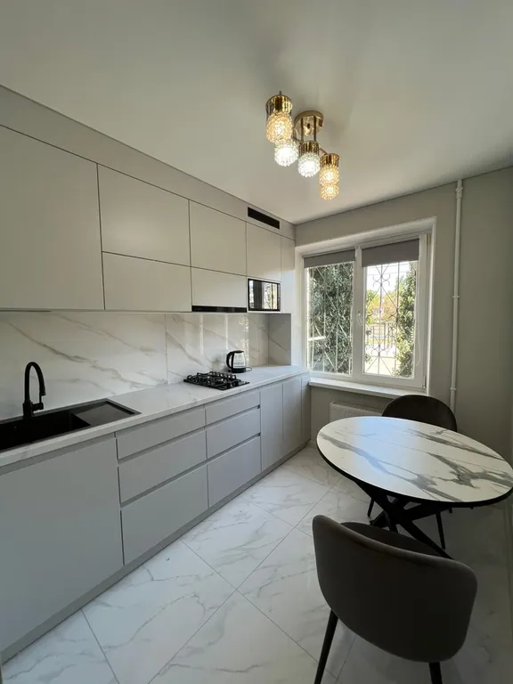 2-х комнатная квартира в центре Керчи с новым ремонтом