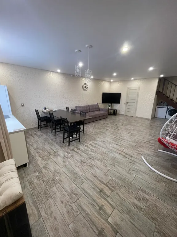 Просторный четырехкомнатный таунхаус на Банном