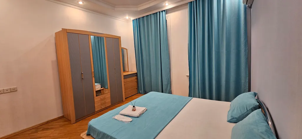 Квартира у ресторана Колорит