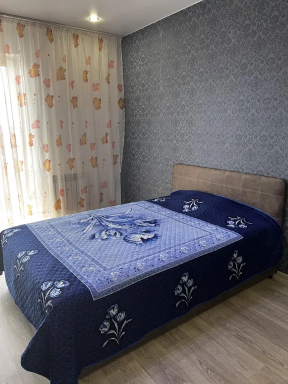 Уютная чистая квартира в центре города — аренда посуточно в Абакан