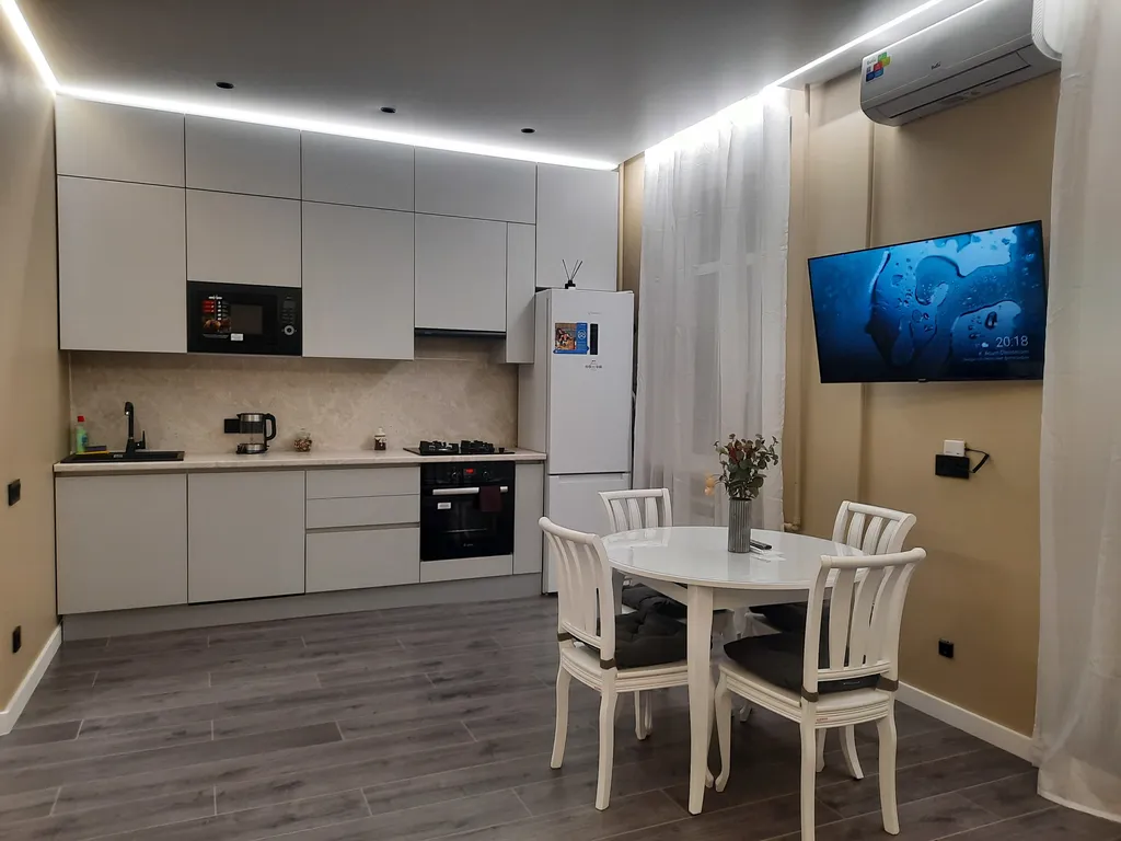 Sutki Rent у моста Александра Невского