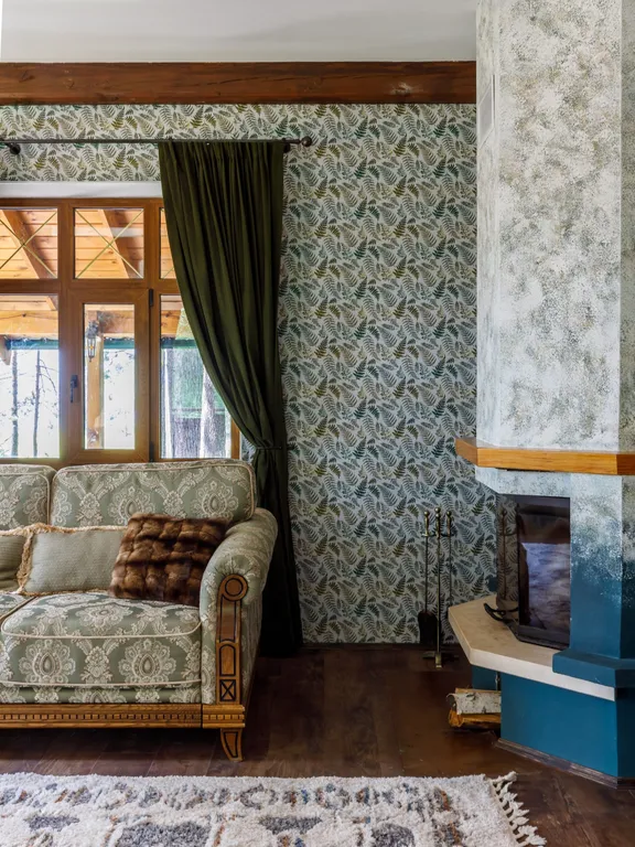 Уединённый дом на берегу живописной заводи