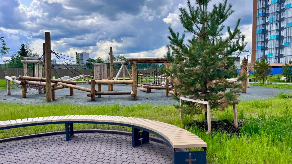 Апартаменты с видом на озеро в элитном районе