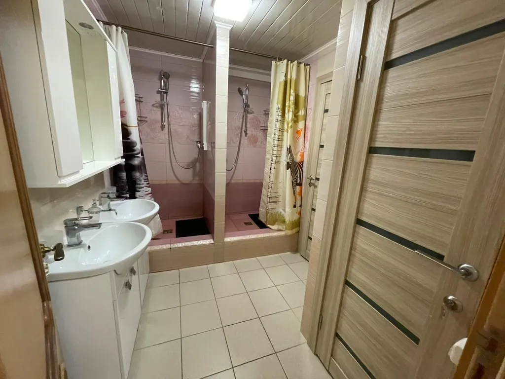 Большой уютный дом на озере