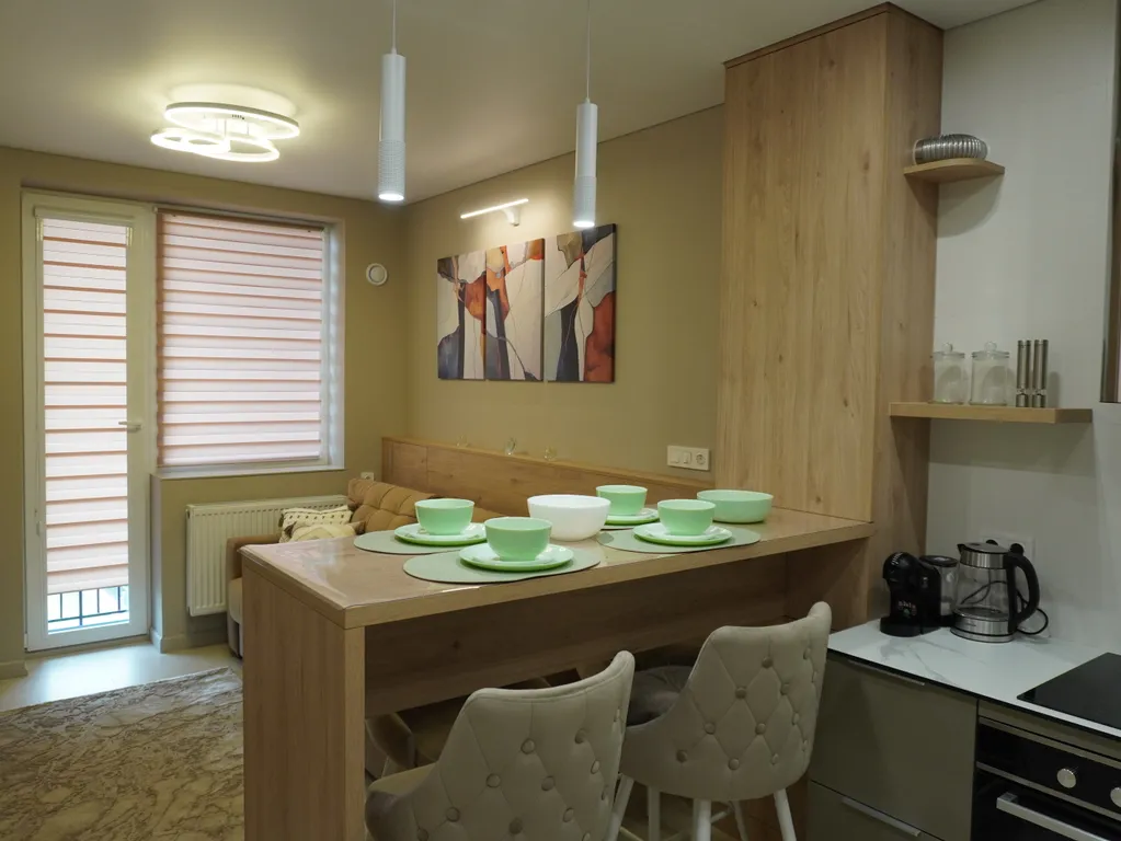 Дизайнерская новая квартира с видом на море