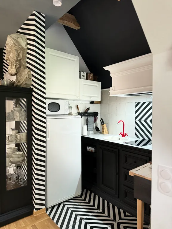 Двухуровневые апартаменты 33/3 house с камином и мангалом