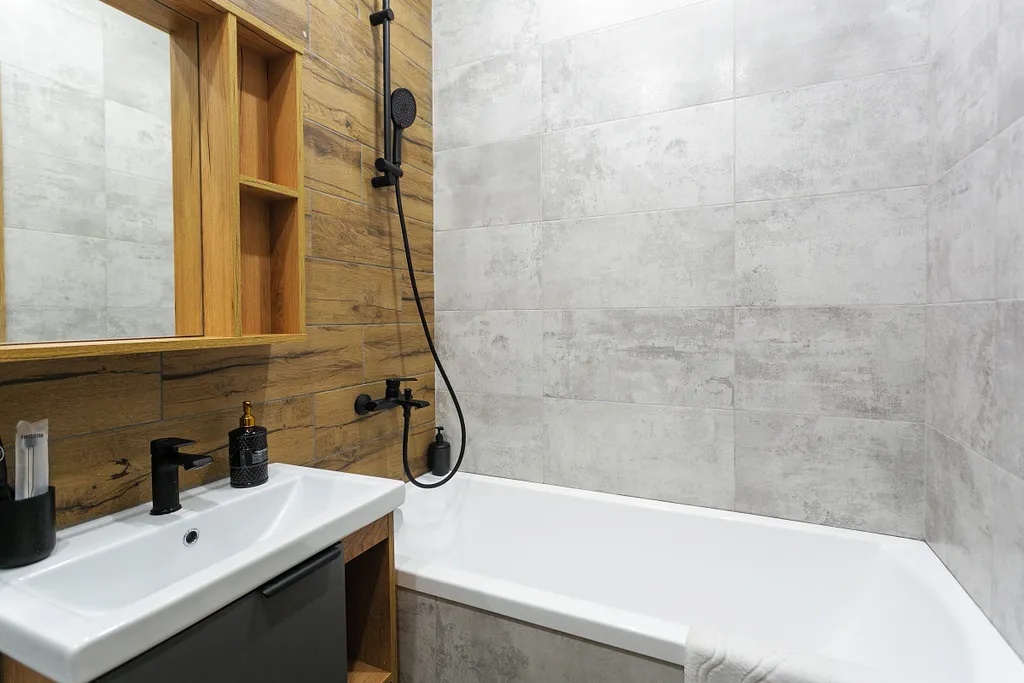 Стильная студия с кондиционером, качелями и кофеваркой