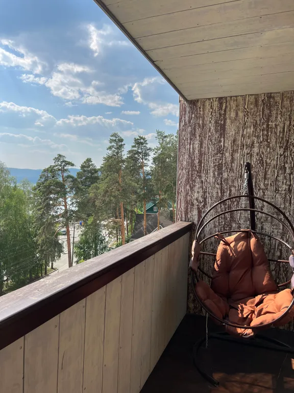 Золотой пляж с видом на Тургояк