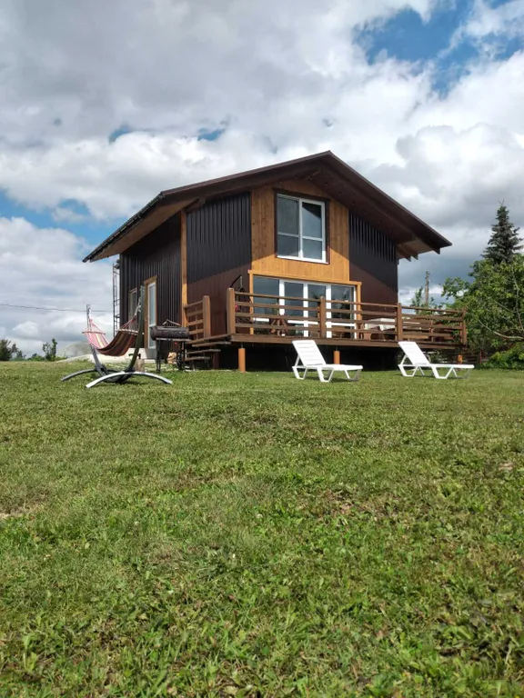 Дом с красивым видом на озеро Дривяты