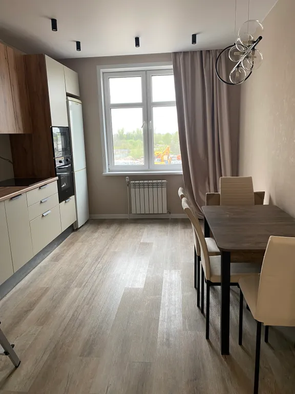 Шикарная трешка рядом с кремлем