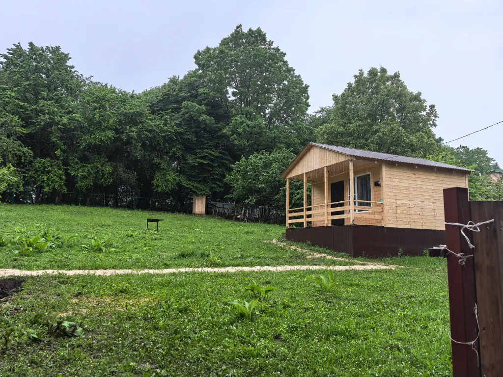 Коттедж Сказочная Адыгея домик для вашей семьи — Веселый