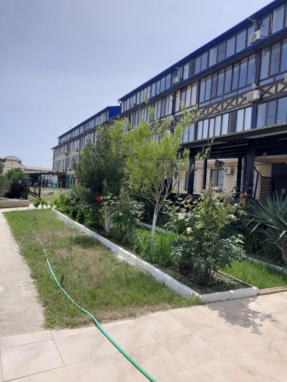 Уютная комната с видом на море