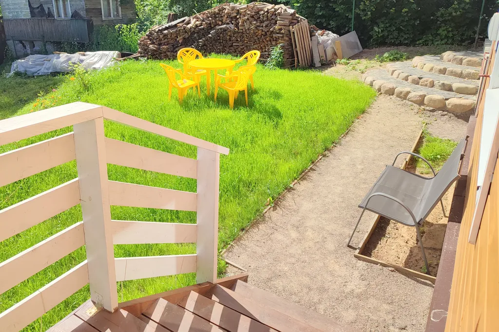 Птица синица House с огромным балконом у озера