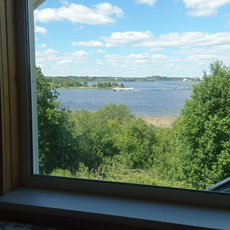 Современный дом на берегу Ладоги