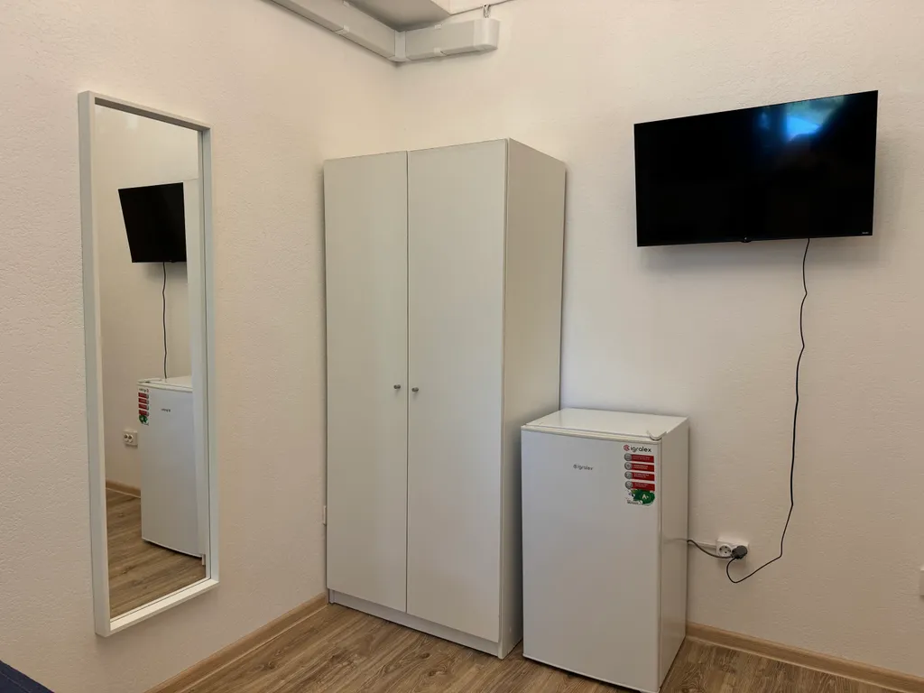 Двухместный номер в Ялте
(Санузел и кухня общие)