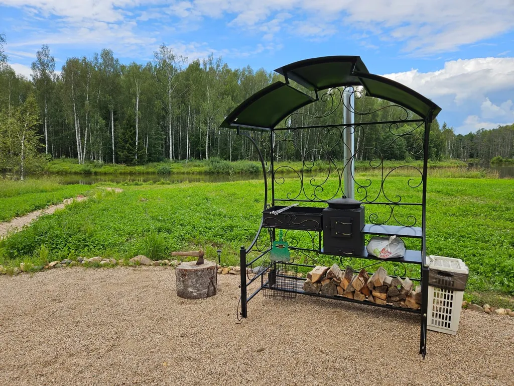 Дом с панорамными окнами с купелью