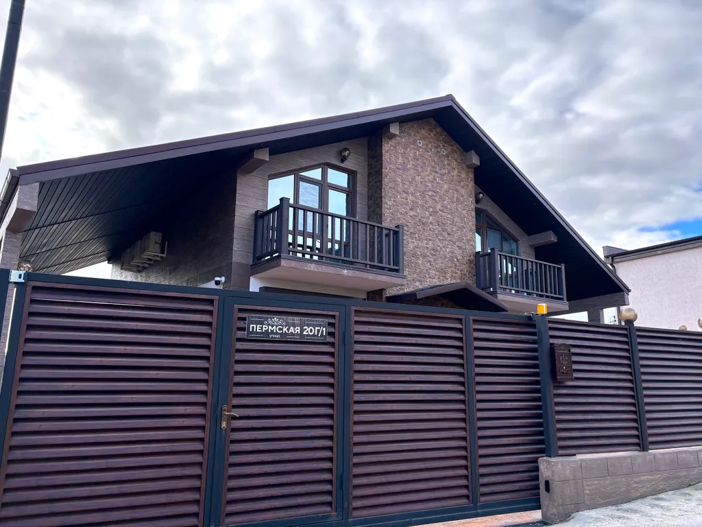 Шале Tech с подогреваемым бассейном и 4 спальнями