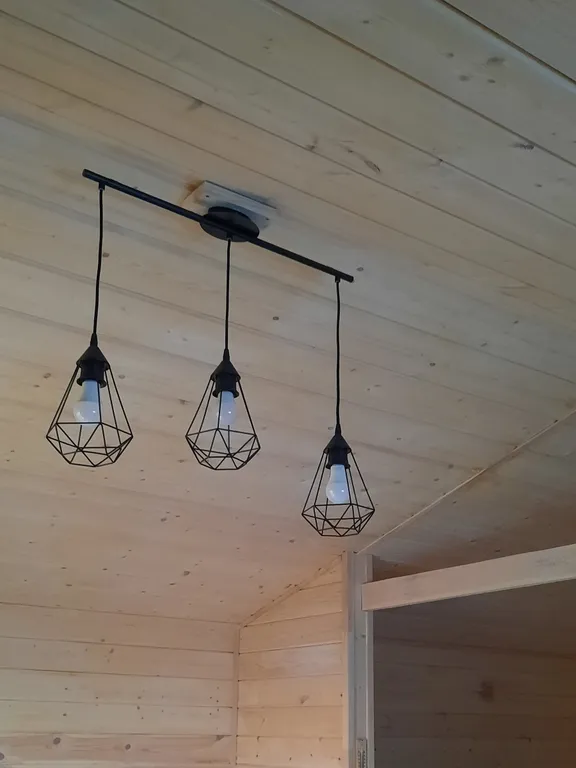 Уютный четырехместный Домик де-люкс с отдельными кроватями