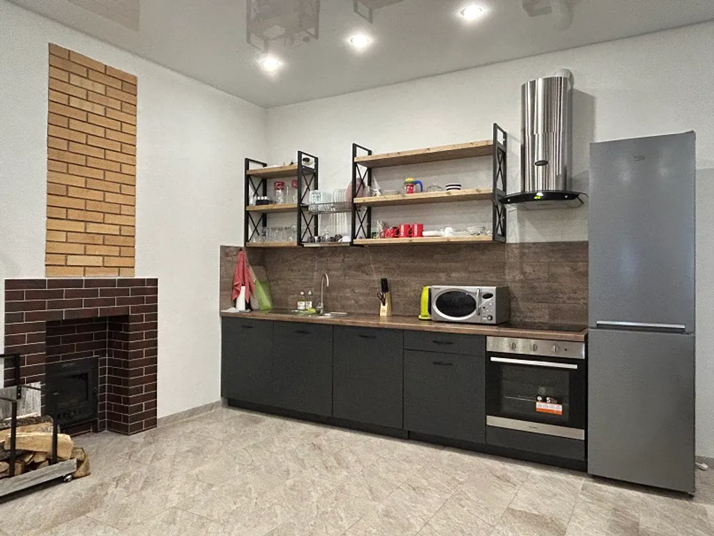 Уютный коттедж рядом с минском, с баней на дровах и бассейном