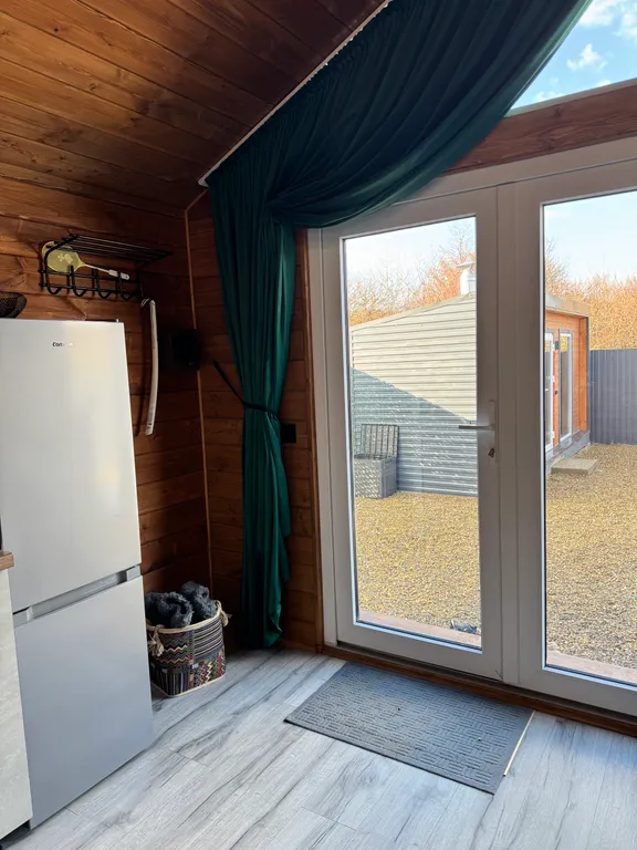 Уютная Хижина с теплым бассейном