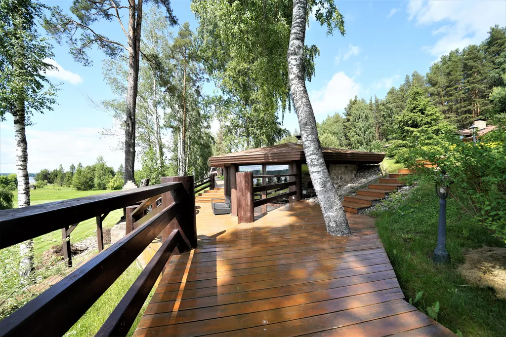 Коттедж на берегу Суходольского озера