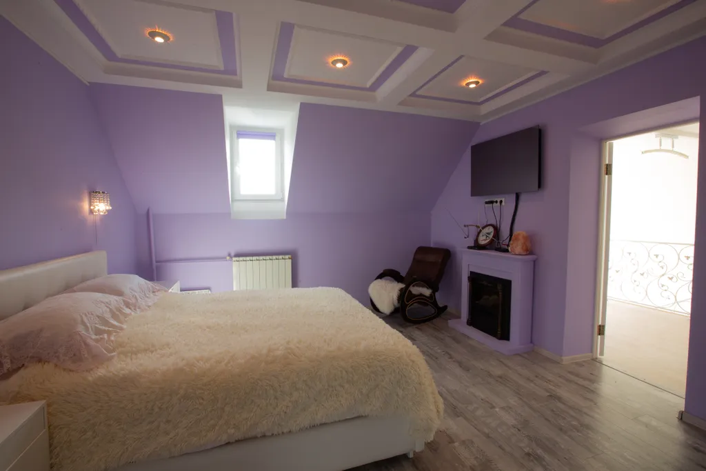 Большой трехэтажный дом