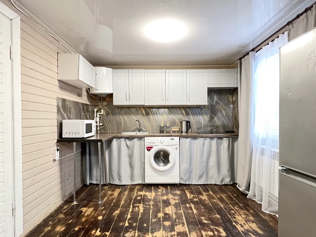 Коттедж Уединенный теплый дом без соседей с сауной, джакузи и бассейном — Луховицы