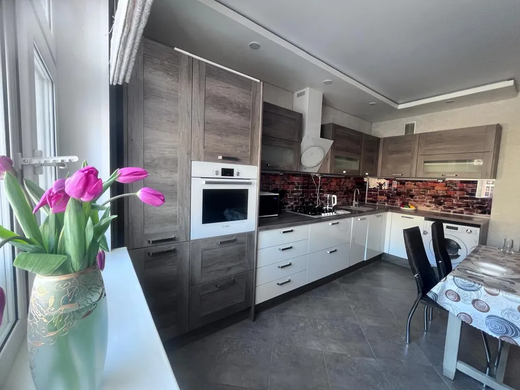 2-комнатная люкс на Энтузиастов