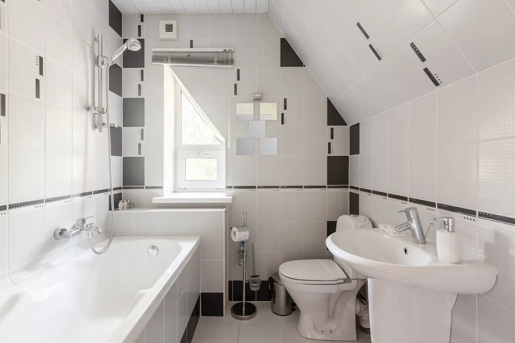 Загородный дом с бассейном, сауной и собственным лесом на участке