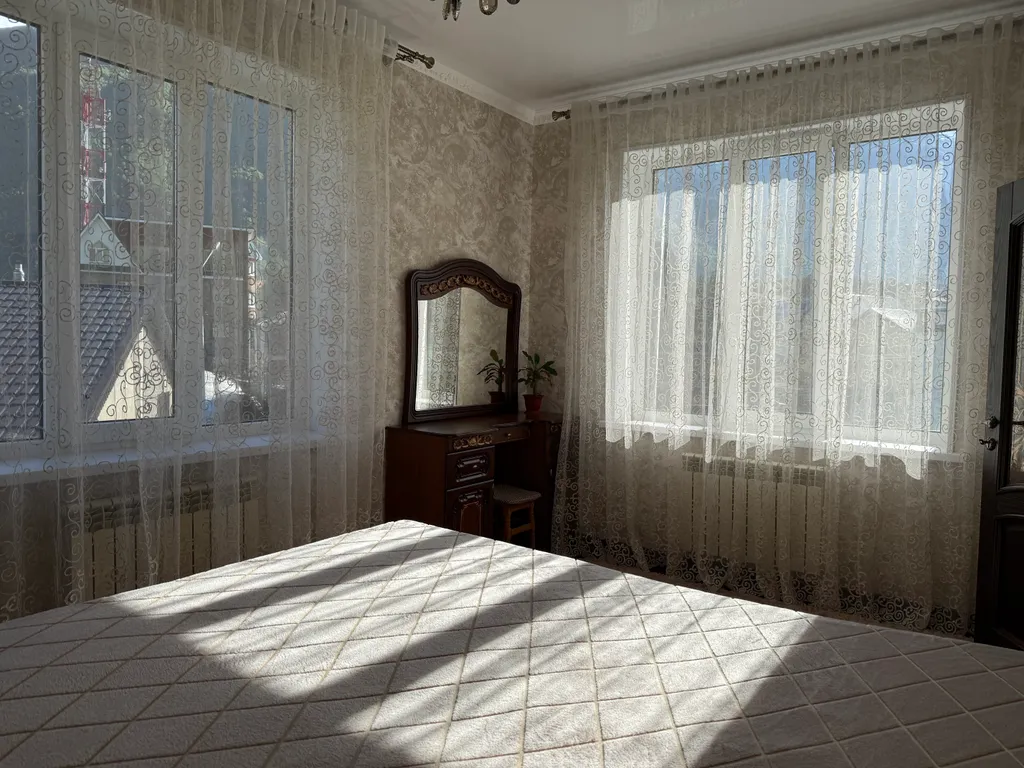 Уютный домик в сказочном месте