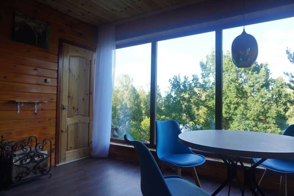 Домик на горке с баней