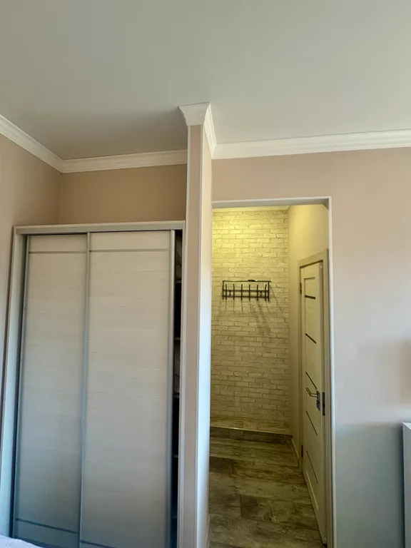 Студия с балконом в центре