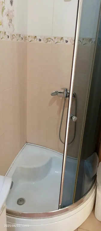 Жилой дом с внутренним двориком, рядом море