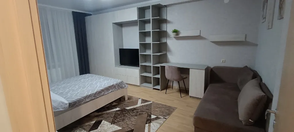 Однокомнатная уютнаю, просторная квартира