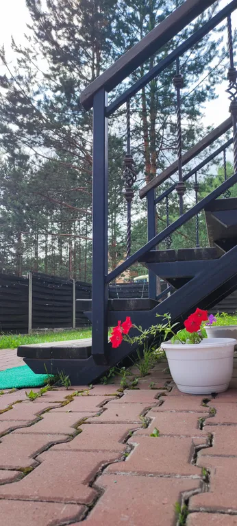 Уютный дом с камином и кедровой баней-бочкой на дровах