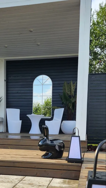 Уютный треугольный дом в 25 км от Минска с видом на лес.