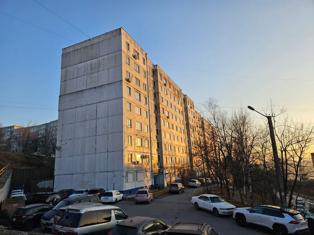Квартира 2-комнатная квартира с отдельной кухней и балконом — Владивосток