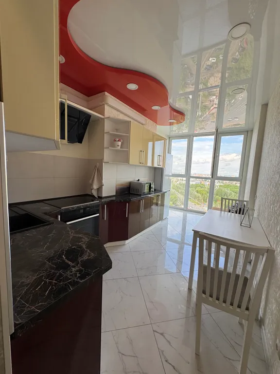 Апартаменты с видом на город с 24 этажа