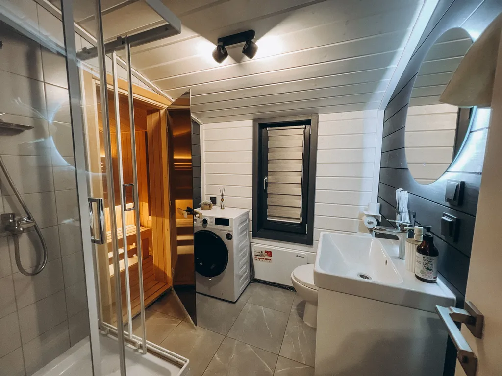 Дизайнерский дом с гриль-мангалом, сауной и большой террасой