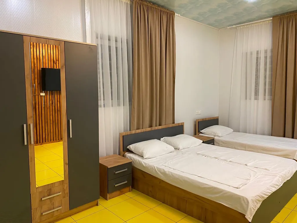 Коттедж Дом с двориком у моря — Гагра