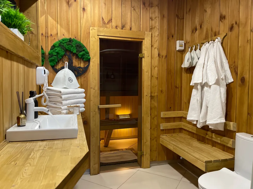 Большой загородный дом