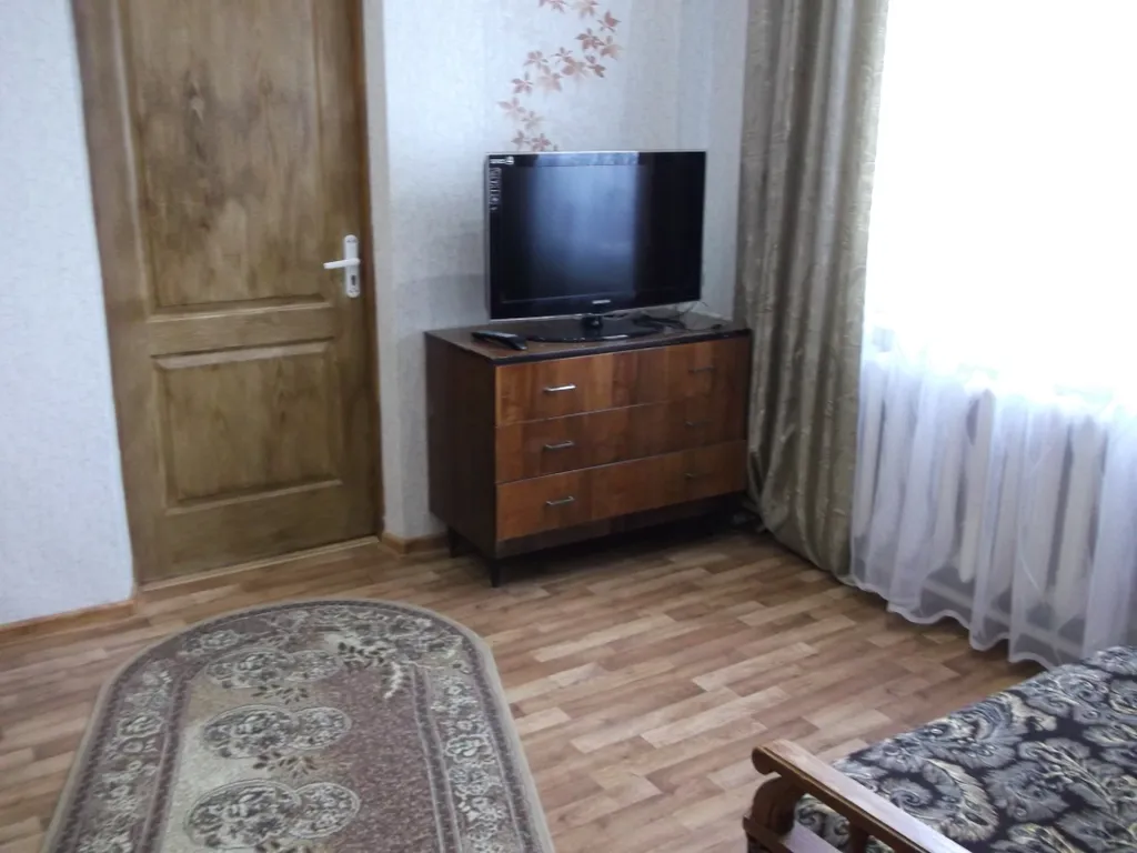 Часть дома с двумя комнатами