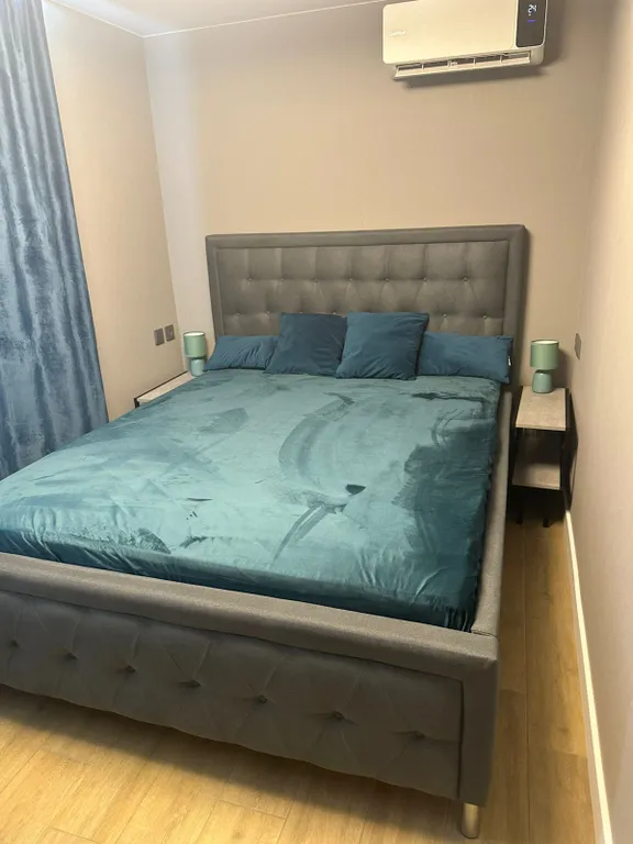 Уютная двухкомнатная квартира у моря, в центре города