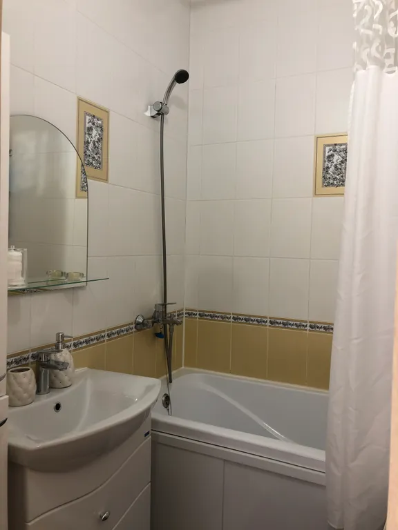 Приличная, уютная квартира возле метро