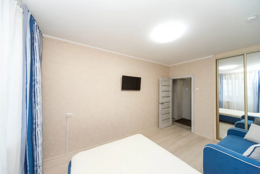 Квартира Квартира Однокомнатная на берегу Енисея, рядом дворец Ярыгина — Красноярск