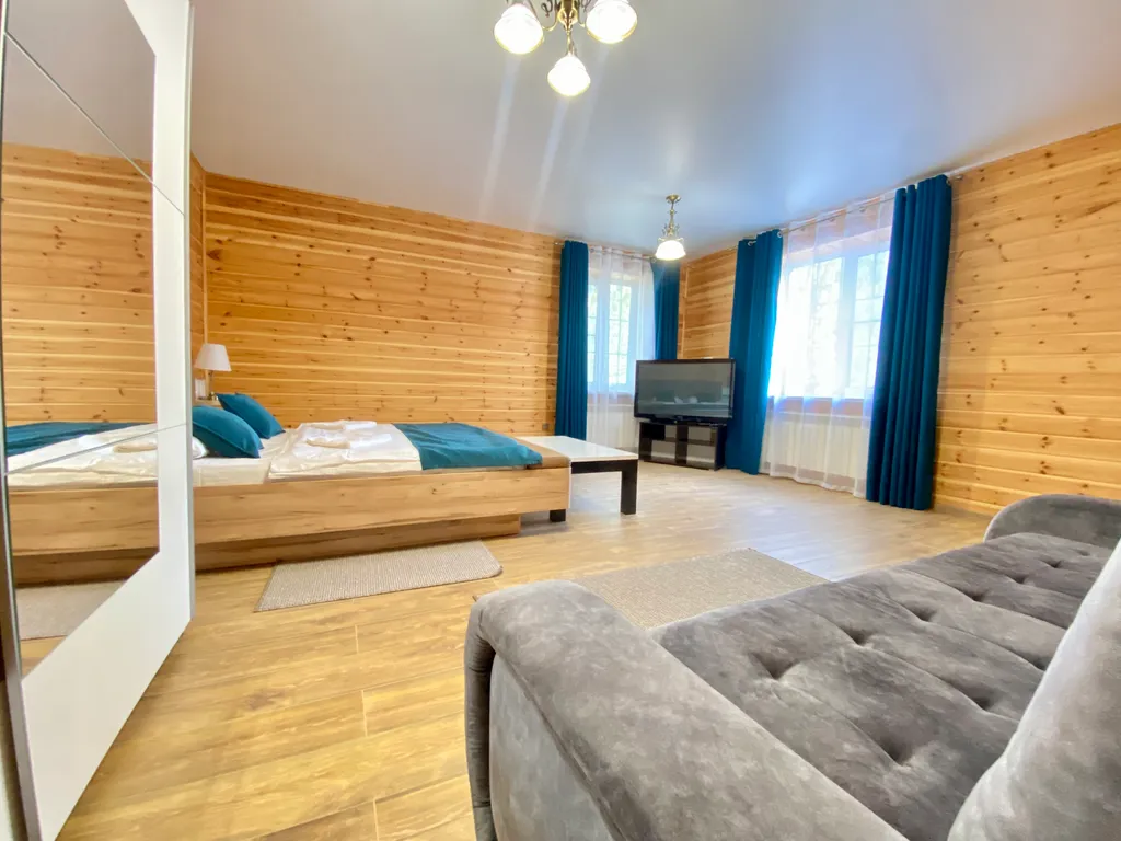 Апартамент С, Семейный