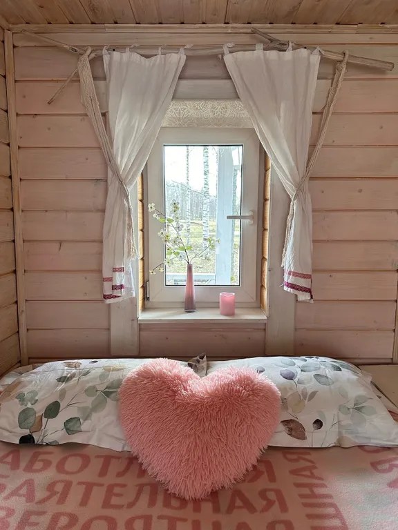 Коттедж Домик Рассвет с панорамными окнами в пол и гамаком — Тосно