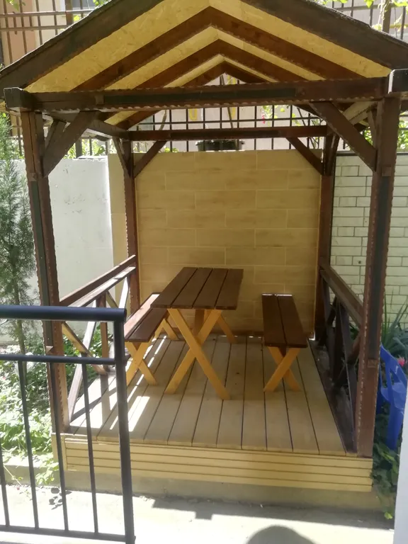 Квартира с беседкой