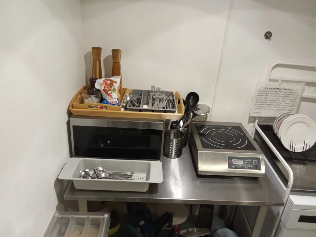 Большой дом с баней, бассейном и видом на озеро