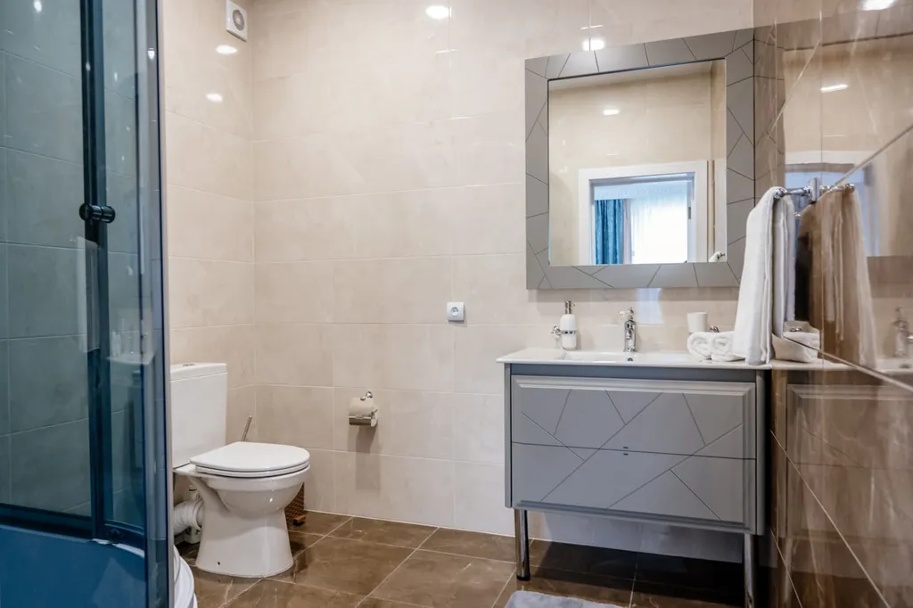 Дом с бассейном и видом на горы